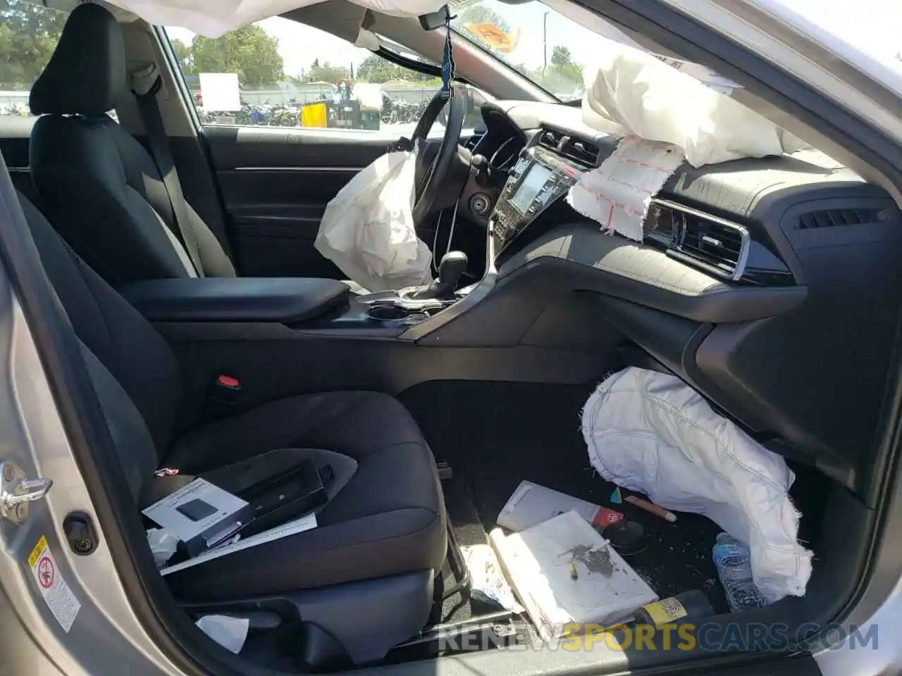 5 Photograph of a damaged car 4T1B11HK9KU247302 TOYOTA CAMRY 2019