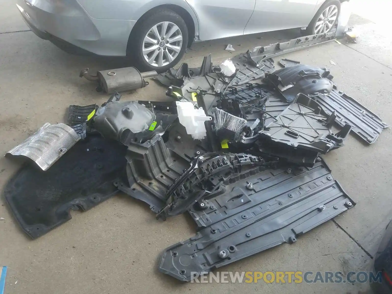 9 Photograph of a damaged car 4T1B11HK9KU250782 TOYOTA CAMRY 2019