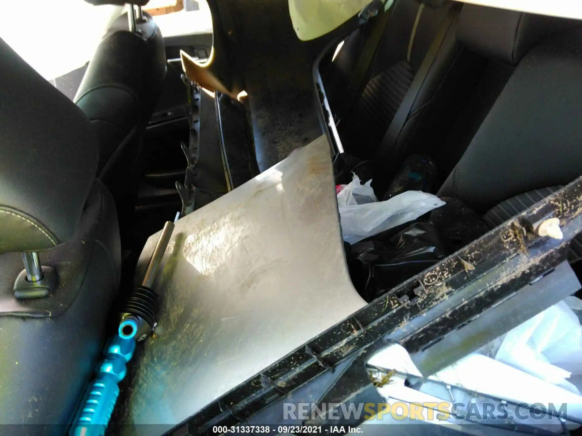 8 Photograph of a damaged car 4T1B11HK9KU251043 TOYOTA CAMRY 2019