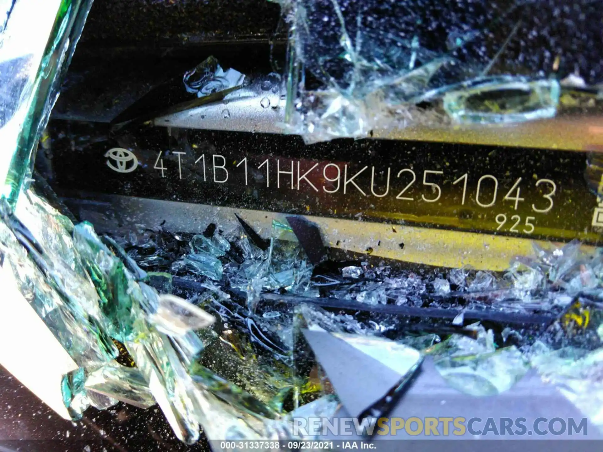 9 Photograph of a damaged car 4T1B11HK9KU251043 TOYOTA CAMRY 2019