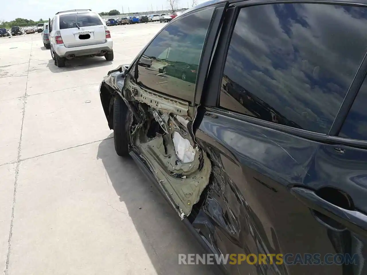 9 Photograph of a damaged car 4T1B11HK9KU251639 TOYOTA CAMRY 2019