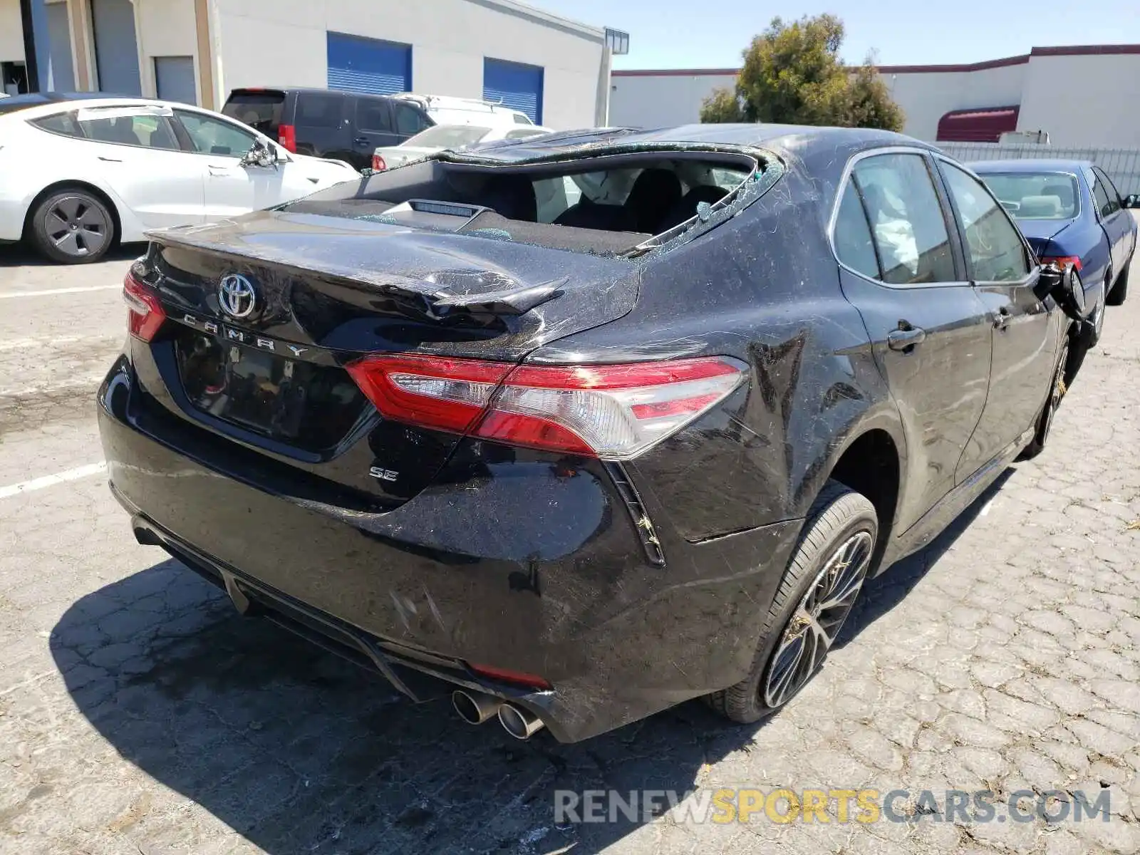 4 Фотография поврежденного автомобиля 4T1B11HK9KU252953 TOYOTA CAMRY 2019