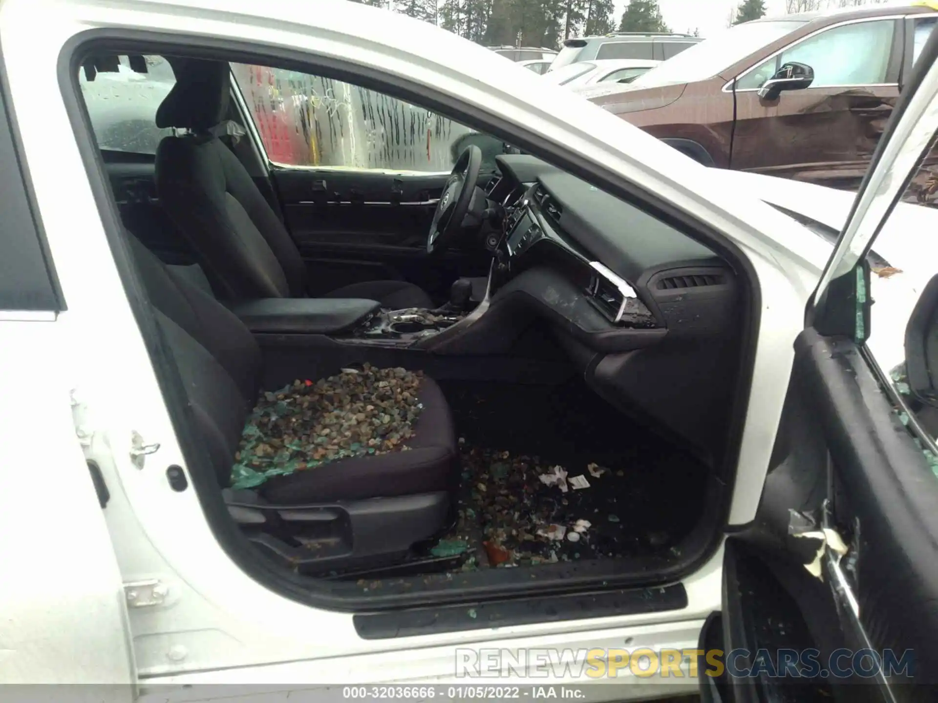 5 Photograph of a damaged car 4T1B11HK9KU254329 TOYOTA CAMRY 2019