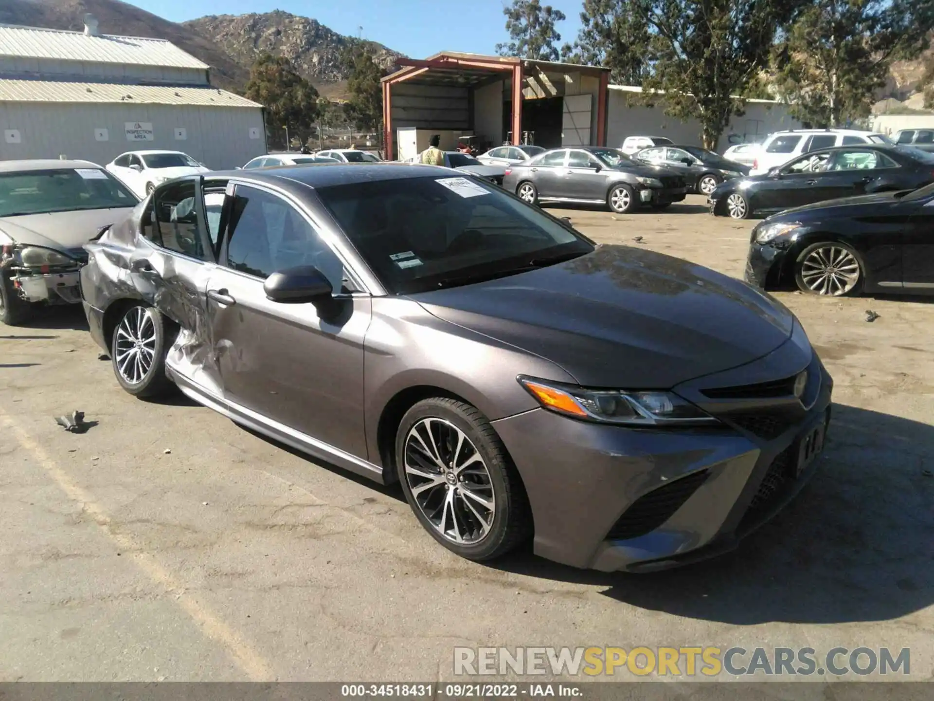 1 Photograph of a damaged car 4T1B11HK9KU256260 TOYOTA CAMRY 2019