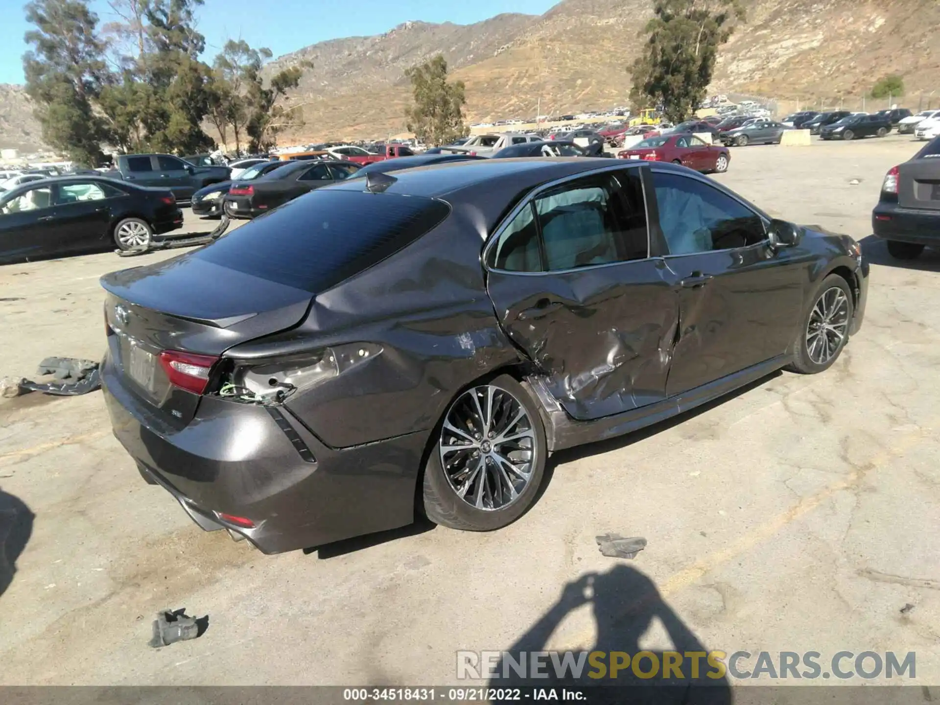 4 Photograph of a damaged car 4T1B11HK9KU256260 TOYOTA CAMRY 2019