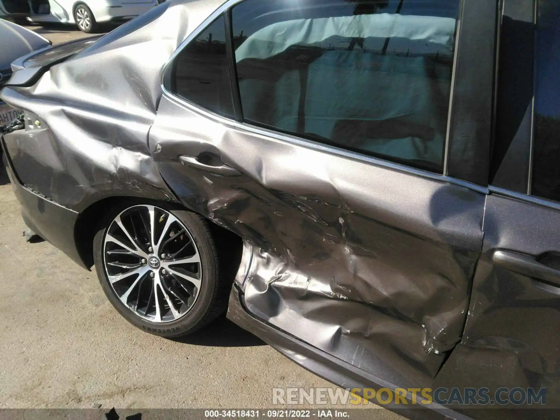 6 Photograph of a damaged car 4T1B11HK9KU256260 TOYOTA CAMRY 2019