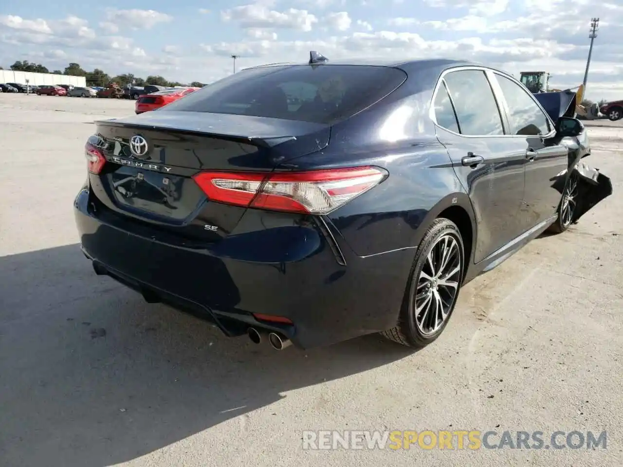 4 Photograph of a damaged car 4T1B11HK9KU260275 TOYOTA CAMRY 2019