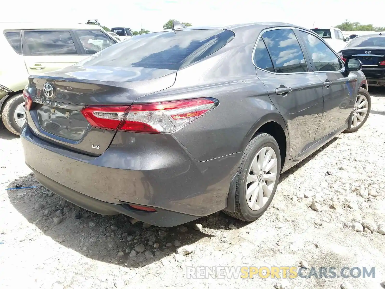 4 Фотография поврежденного автомобиля 4T1B11HK9KU265895 TOYOTA CAMRY 2019