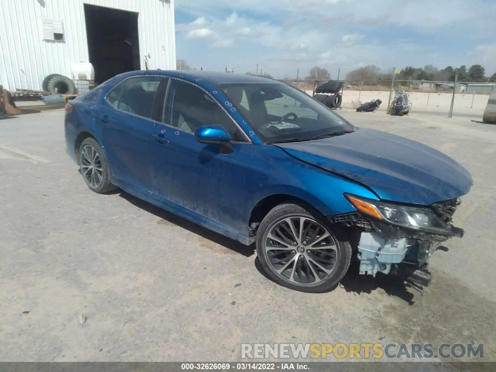 1 Photograph of a damaged car 4T1B11HK9KU268229 TOYOTA CAMRY 2019