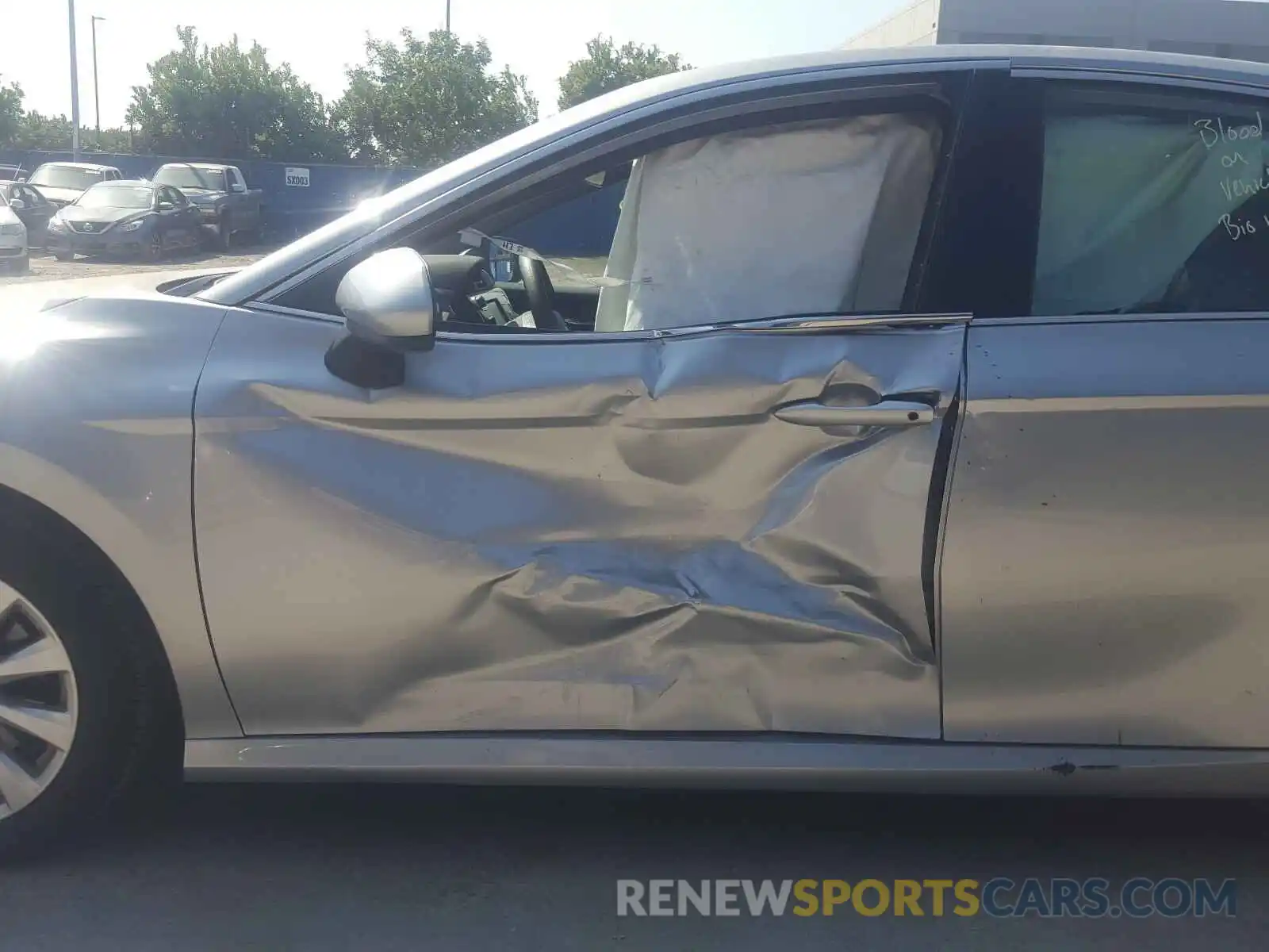 9 Photograph of a damaged car 4T1B11HK9KU268344 TOYOTA CAMRY 2019