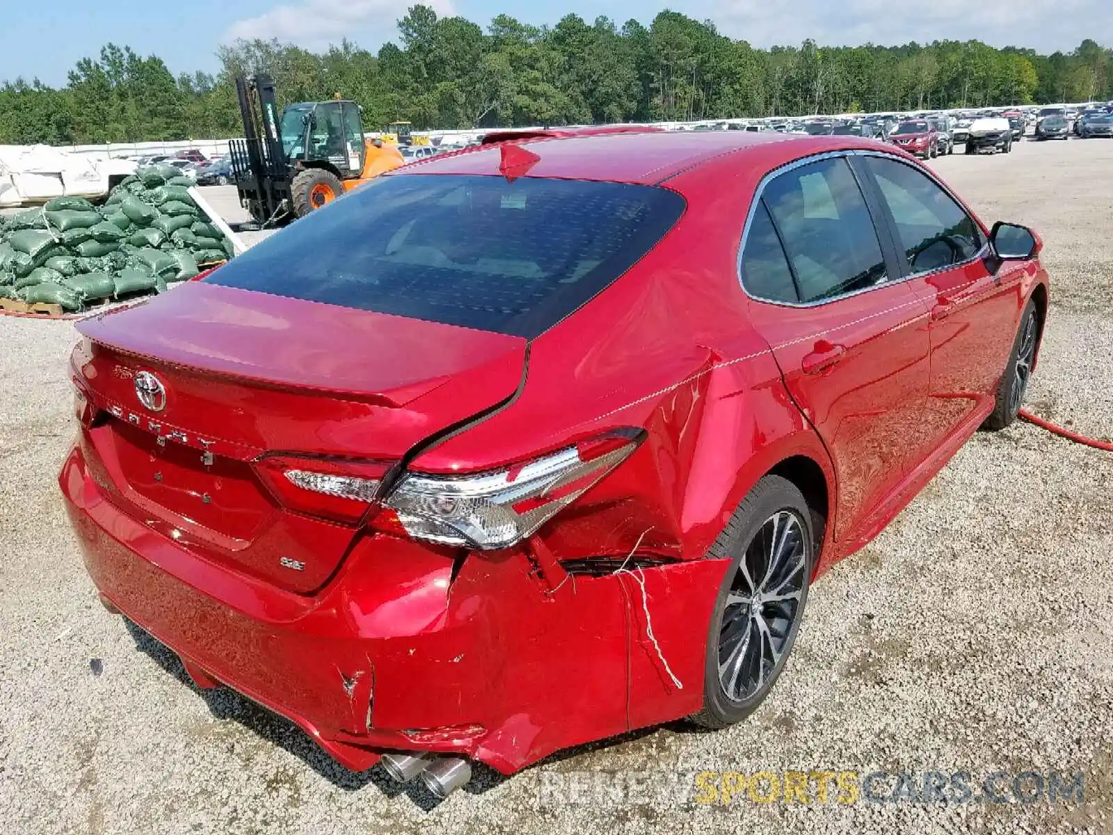 4 Фотография поврежденного автомобиля 4T1B11HK9KU268649 TOYOTA CAMRY 2019