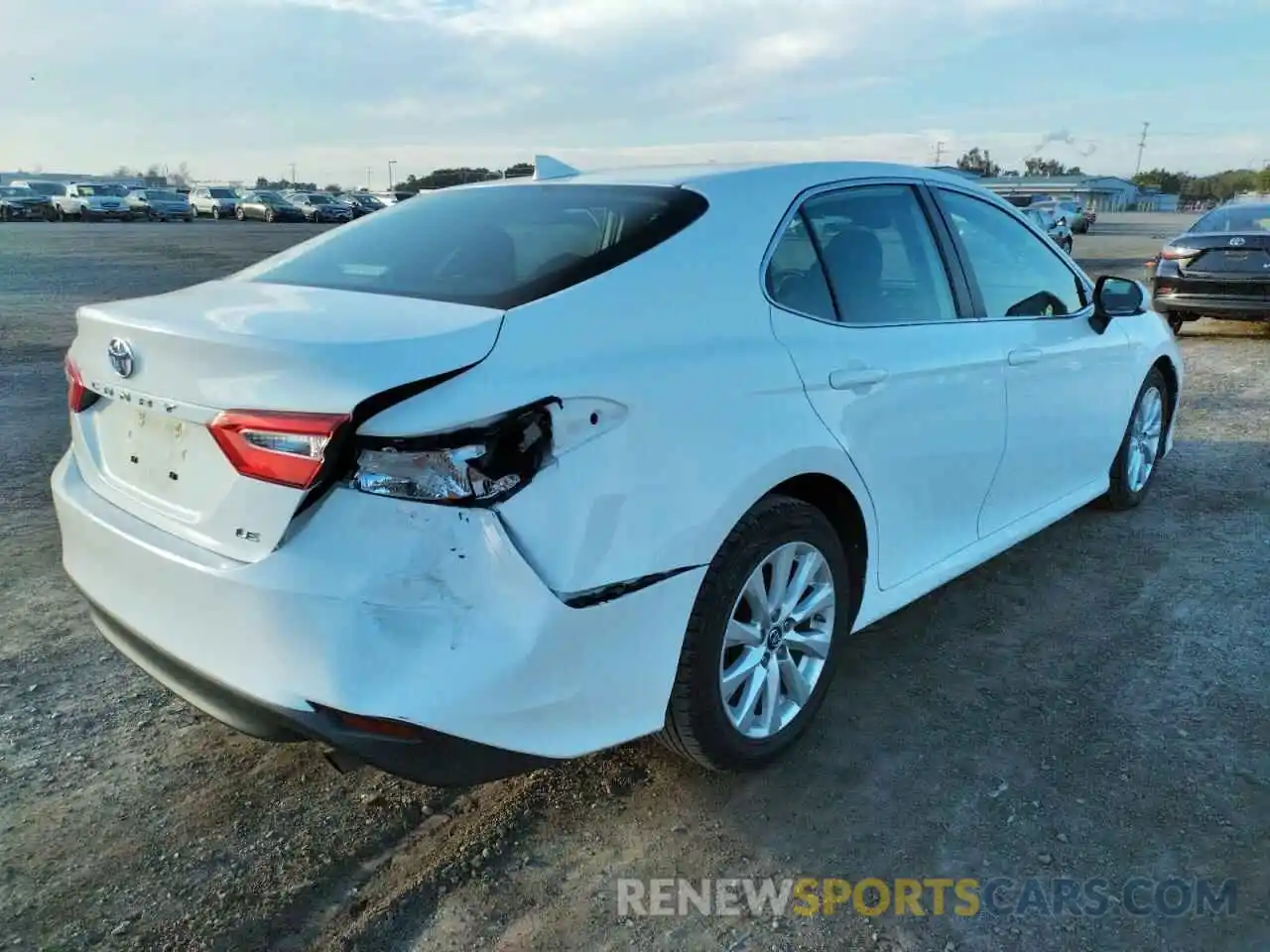 4 Photograph of a damaged car 4T1B11HK9KU269090 TOYOTA CAMRY 2019