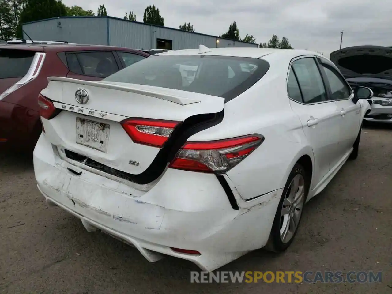 4 Photograph of a damaged car 4T1B11HK9KU271292 TOYOTA CAMRY 2019