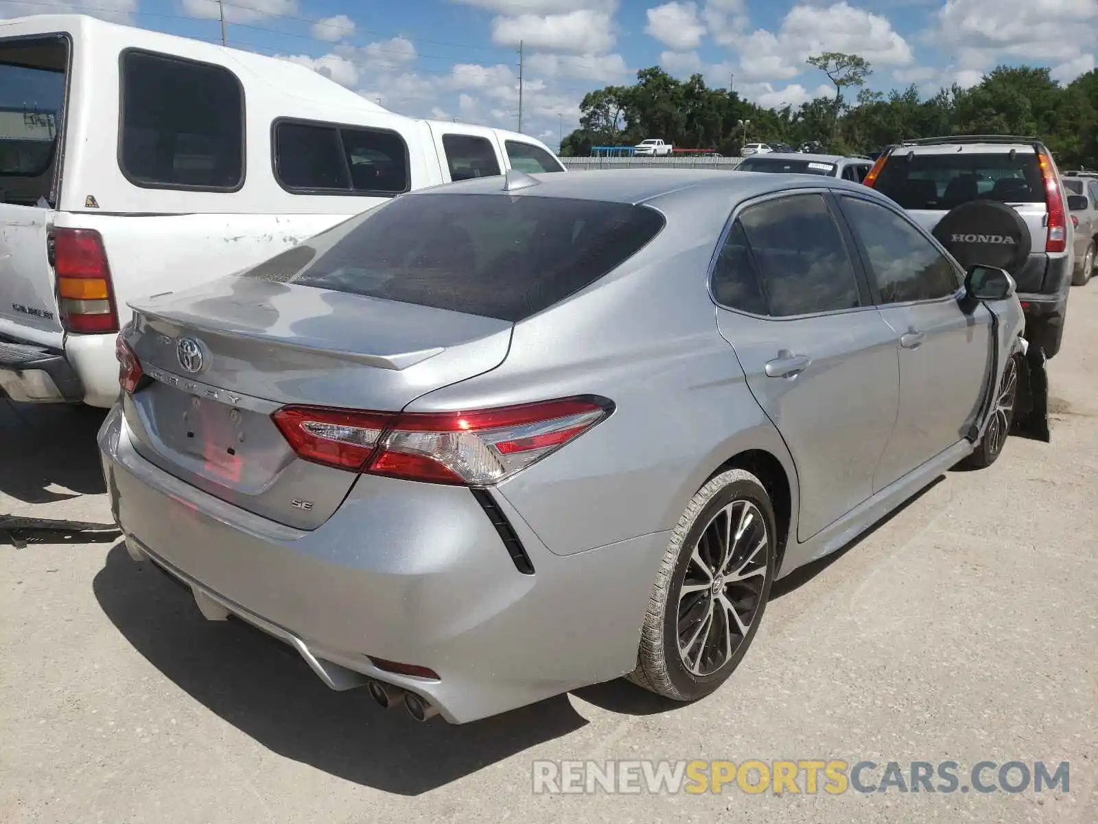 4 Photograph of a damaged car 4T1B11HK9KU273608 TOYOTA CAMRY 2019