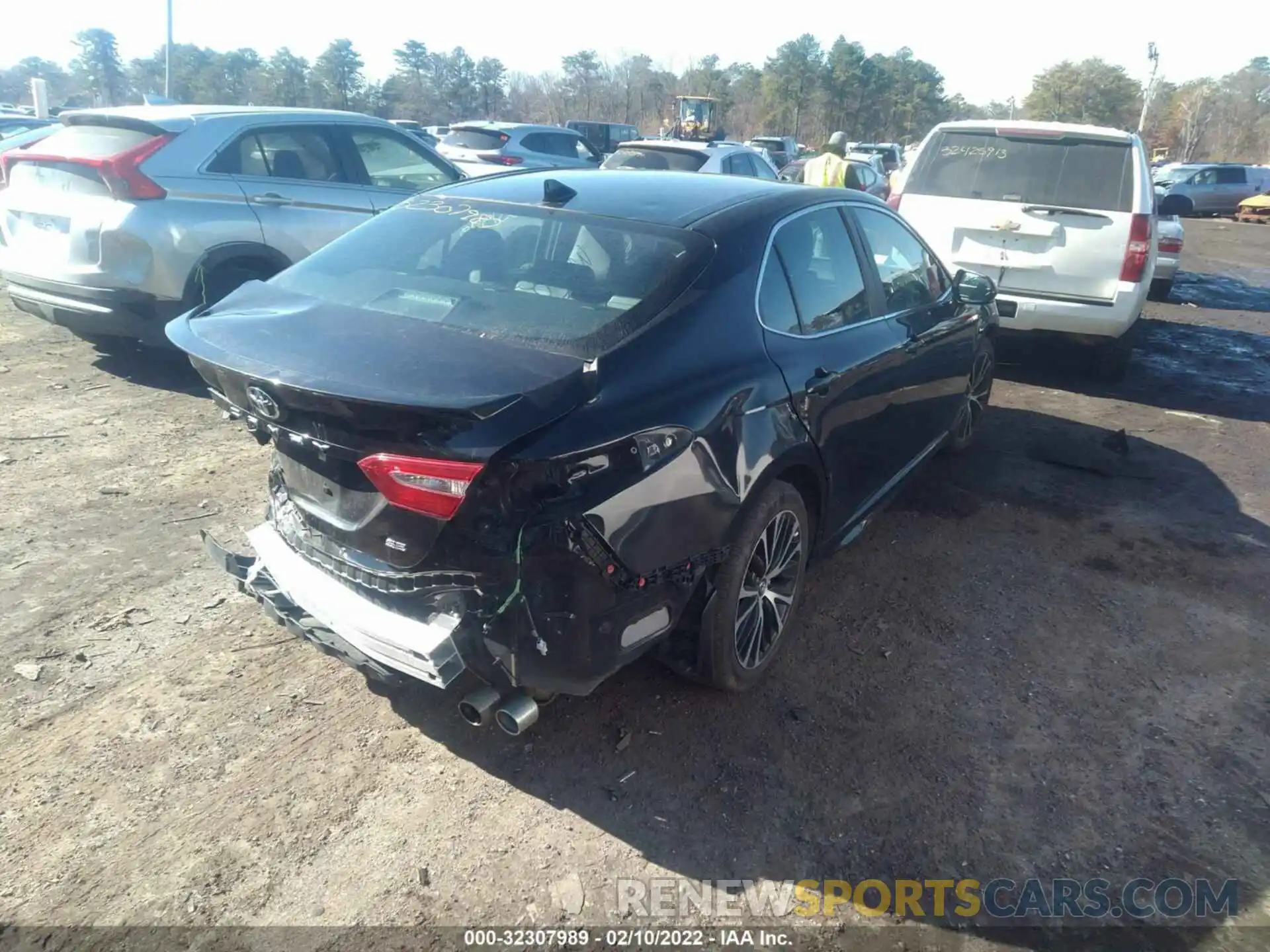 4 Photograph of a damaged car 4T1B11HK9KU275083 TOYOTA CAMRY 2019