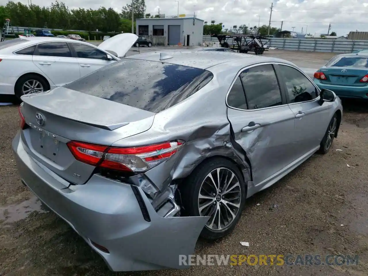 4 Фотография поврежденного автомобиля 4T1B11HK9KU279389 TOYOTA CAMRY 2019