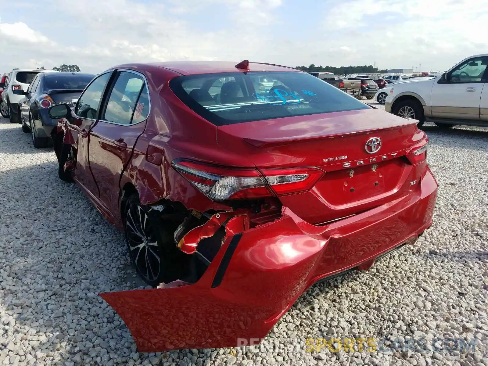 3 Фотография поврежденного автомобиля 4T1B11HK9KU280333 TOYOTA CAMRY 2019