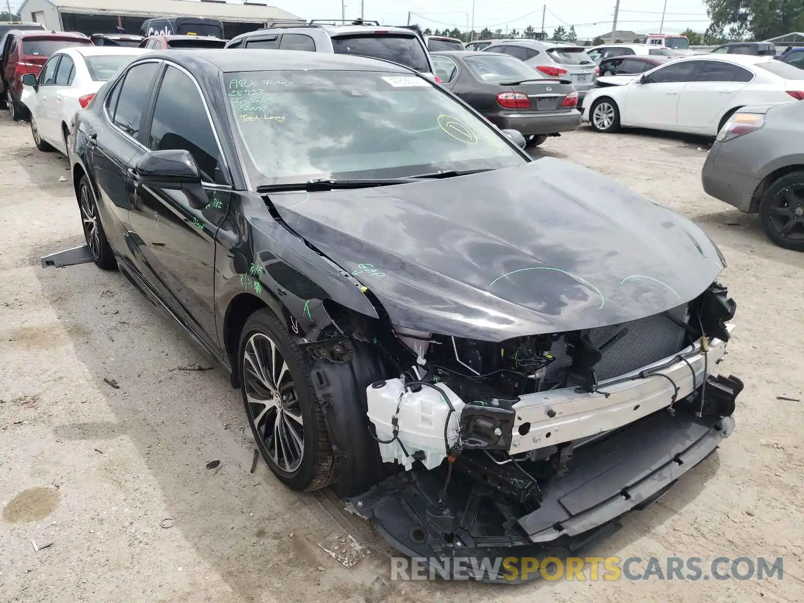 1 Photograph of a damaged car 4T1B11HK9KU281160 TOYOTA CAMRY 2019