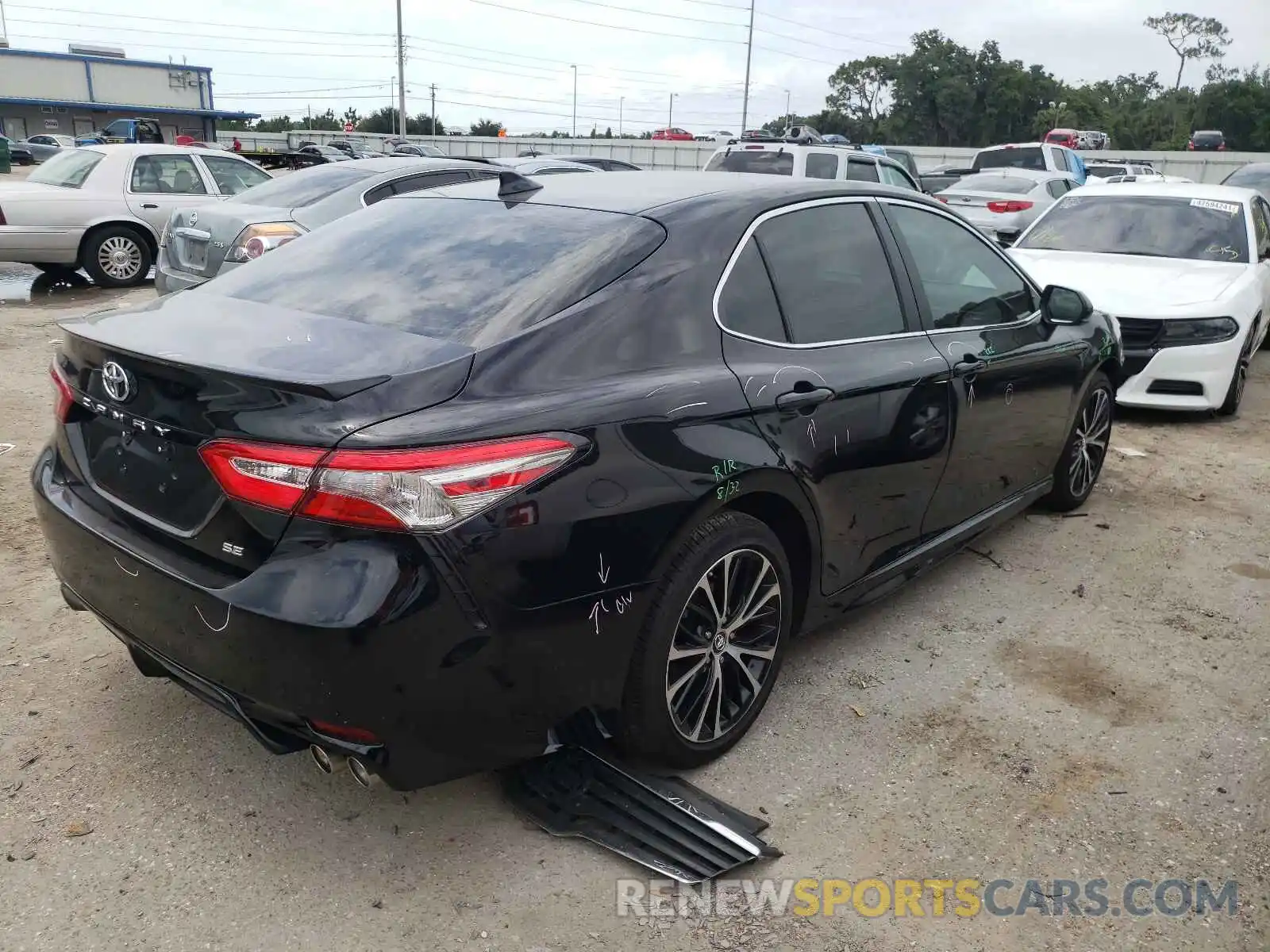 4 Photograph of a damaged car 4T1B11HK9KU281160 TOYOTA CAMRY 2019