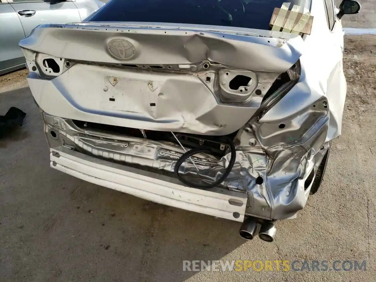 9 Photograph of a damaged car 4T1B11HK9KU281174 TOYOTA CAMRY 2019