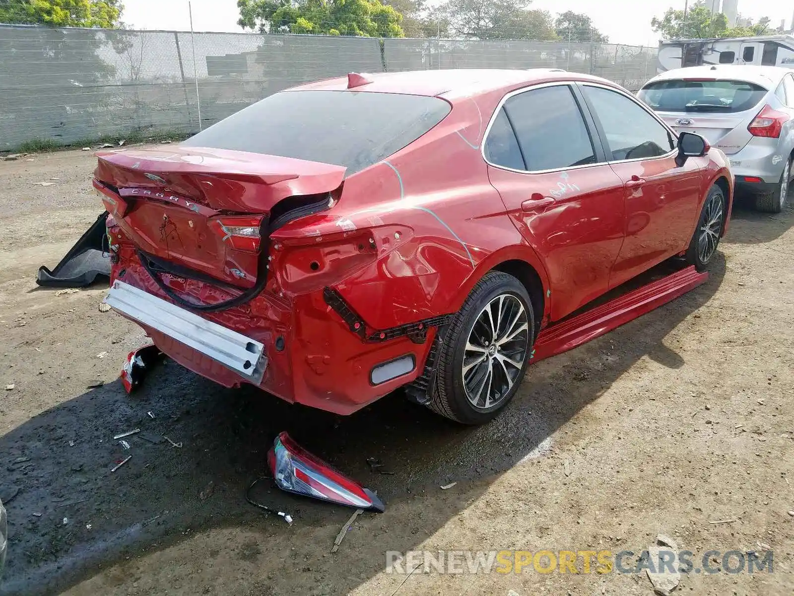 4 Photograph of a damaged car 4T1B11HK9KU281272 TOYOTA CAMRY 2019