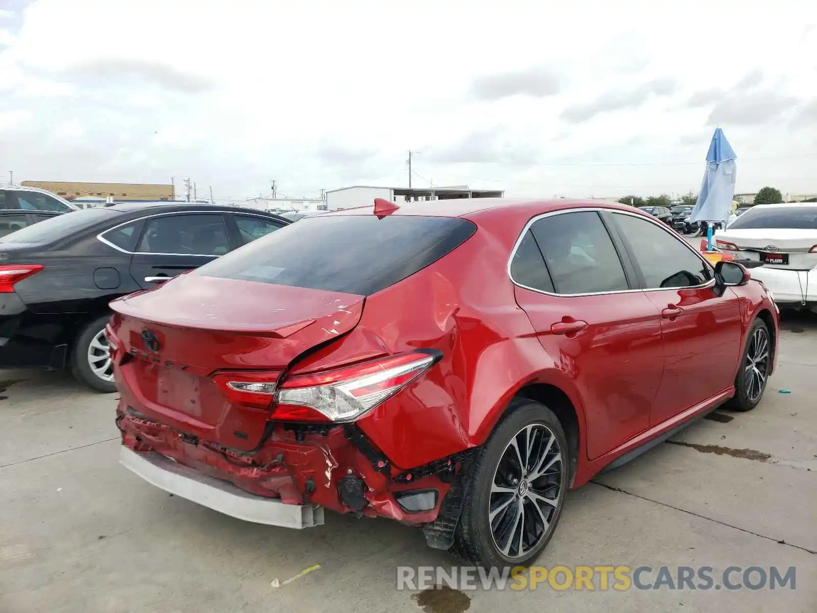 4 Photograph of a damaged car 4T1B11HK9KU282020 TOYOTA CAMRY 2019