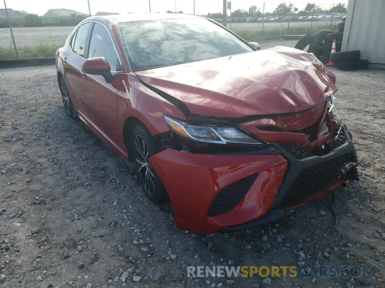 1 Photograph of a damaged car 4T1B11HK9KU283328 TOYOTA CAMRY 2019