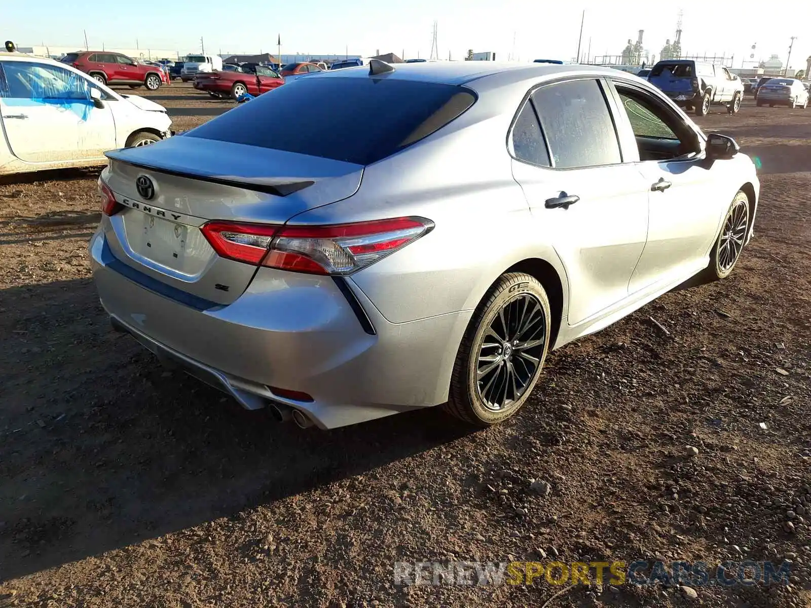 4 Фотография поврежденного автомобиля 4T1B11HK9KU285497 TOYOTA CAMRY 2019