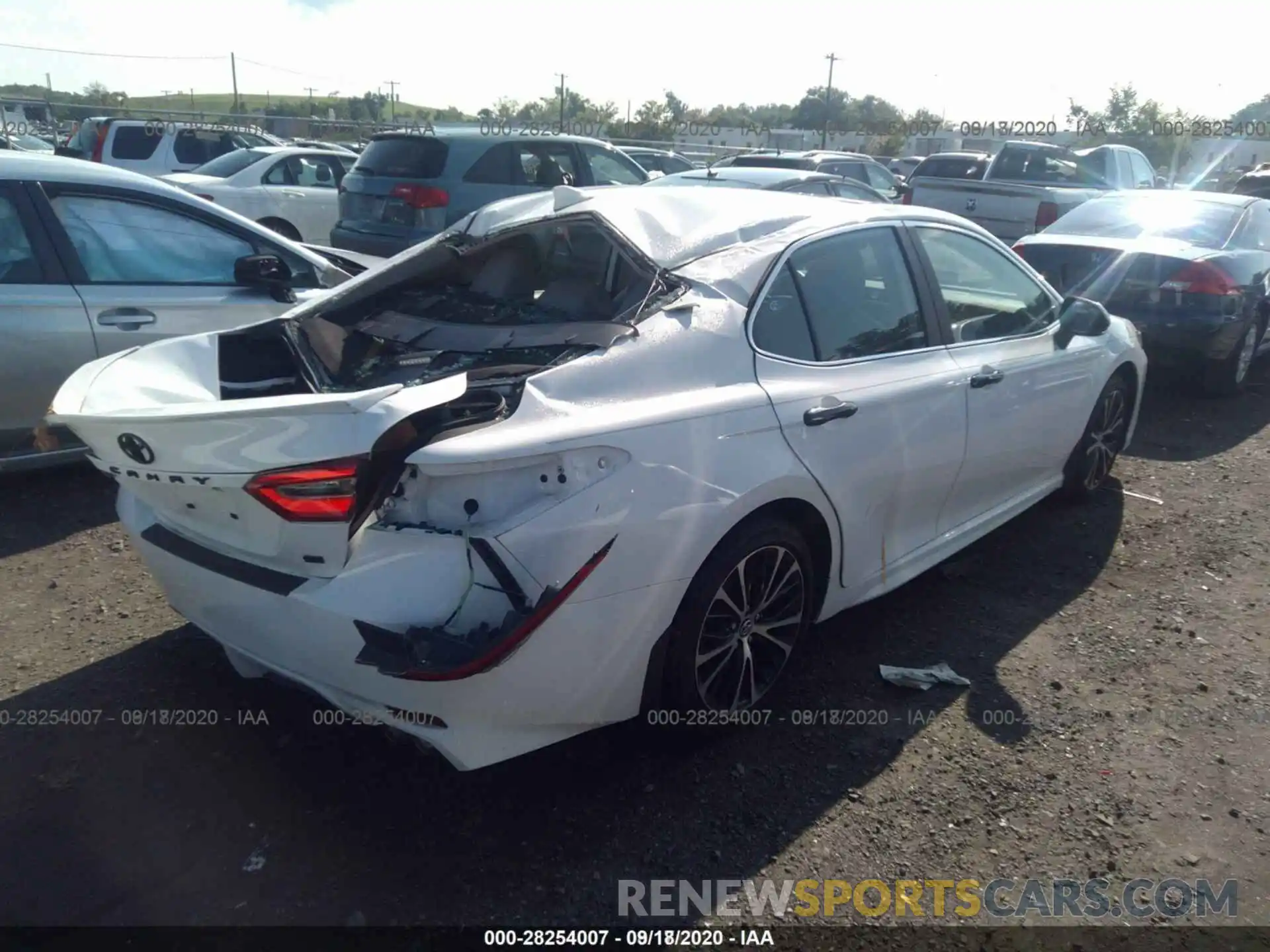 14 Photograph of a damaged car 4T1B11HK9KU285922 TOYOTA CAMRY 2019