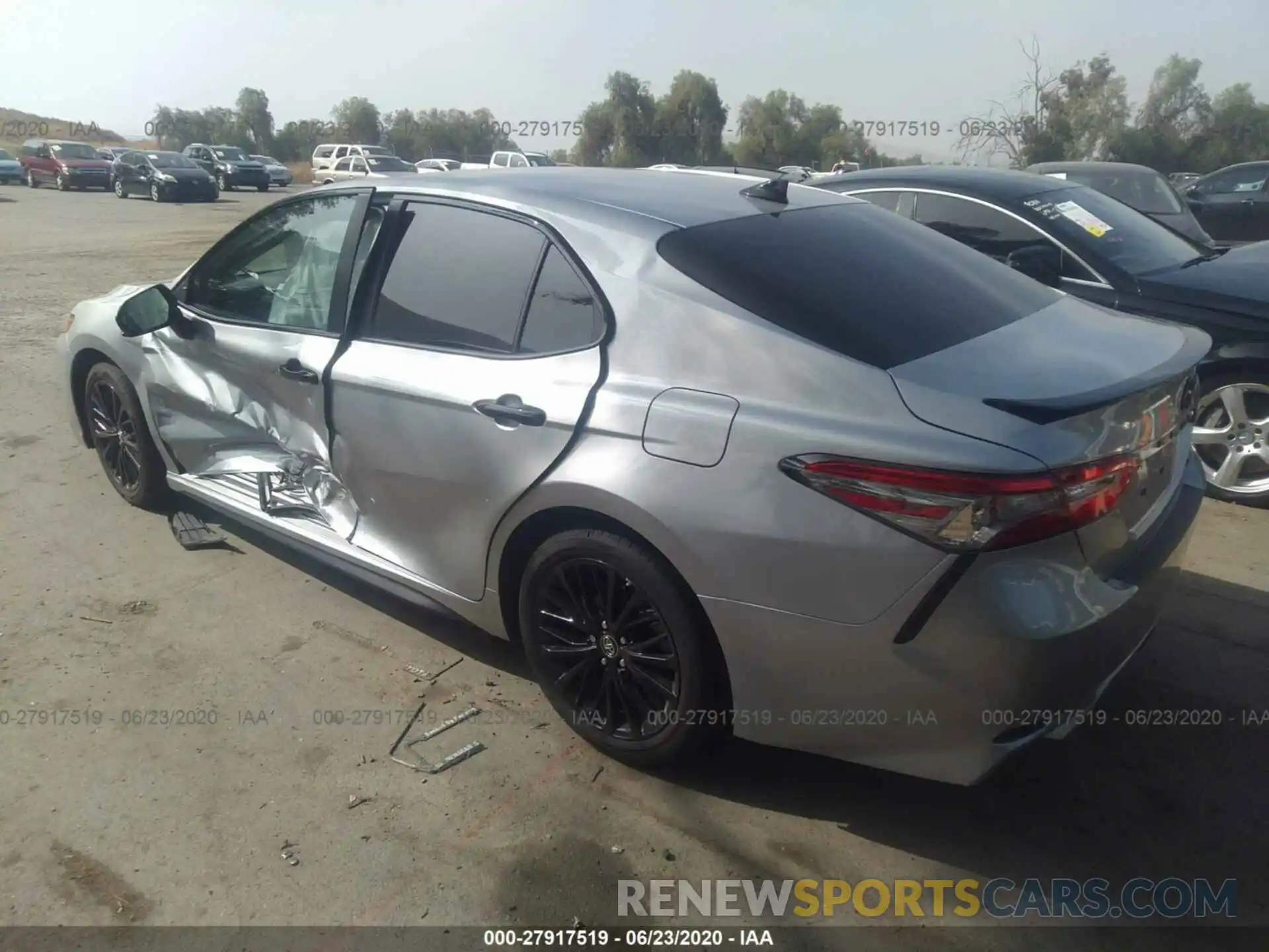 3 Photograph of a damaged car 4T1B11HK9KU288383 TOYOTA CAMRY 2019