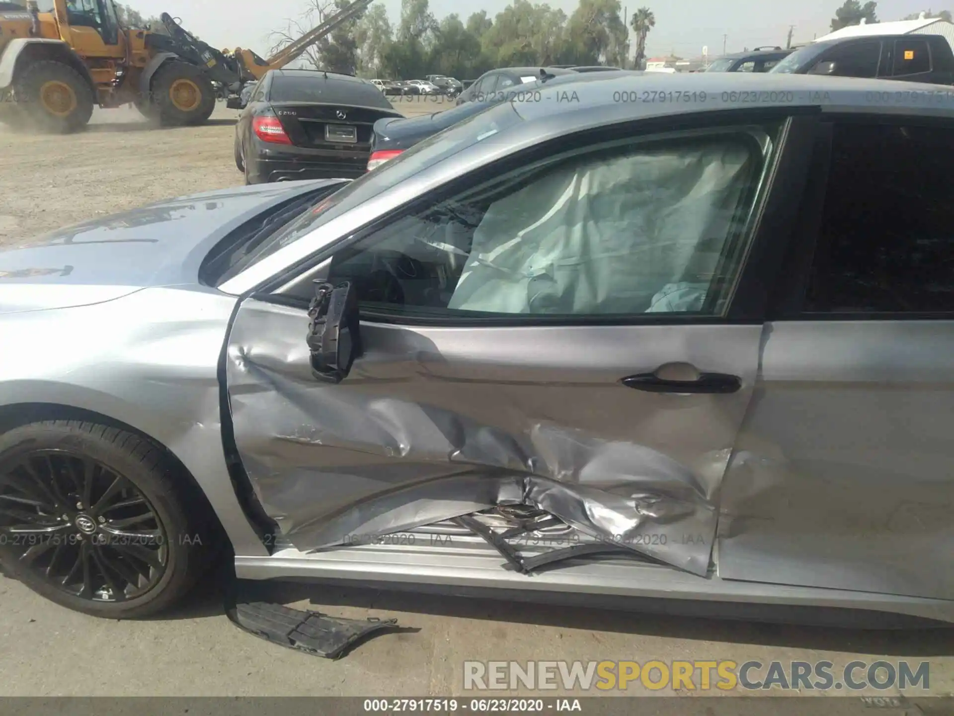 6 Photograph of a damaged car 4T1B11HK9KU288383 TOYOTA CAMRY 2019