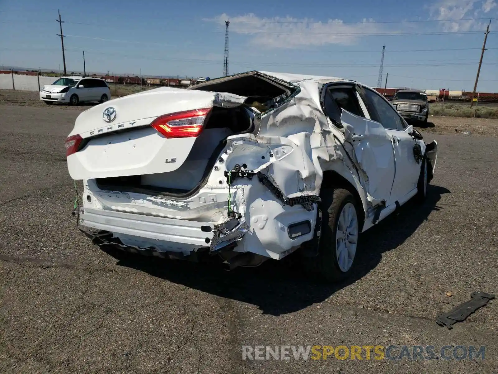 4 Photograph of a damaged car 4T1B11HK9KU288786 TOYOTA CAMRY 2019