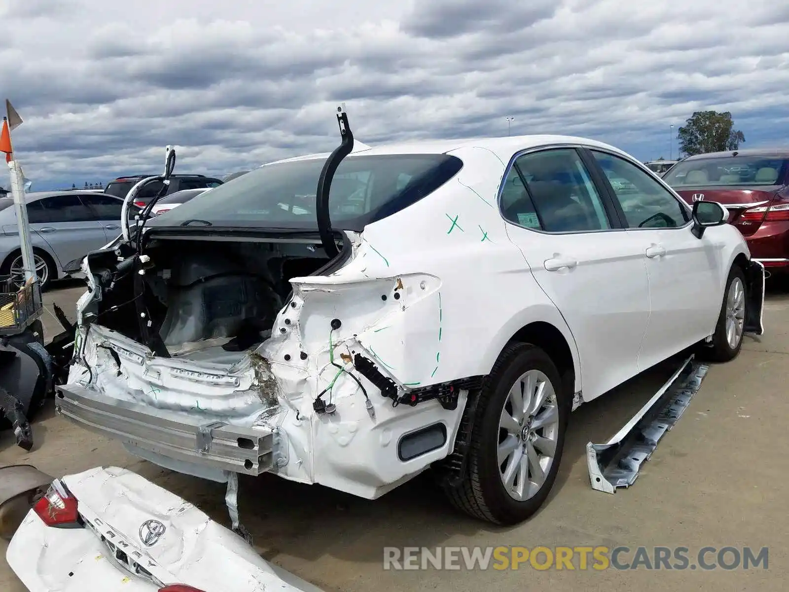 4 Photograph of a damaged car 4T1B11HK9KU290182 TOYOTA CAMRY 2019