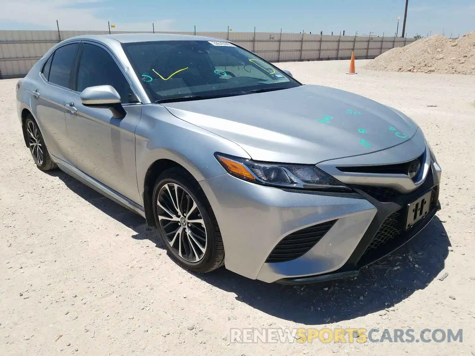 1 Photograph of a damaged car 4T1B11HK9KU292367 TOYOTA CAMRY 2019