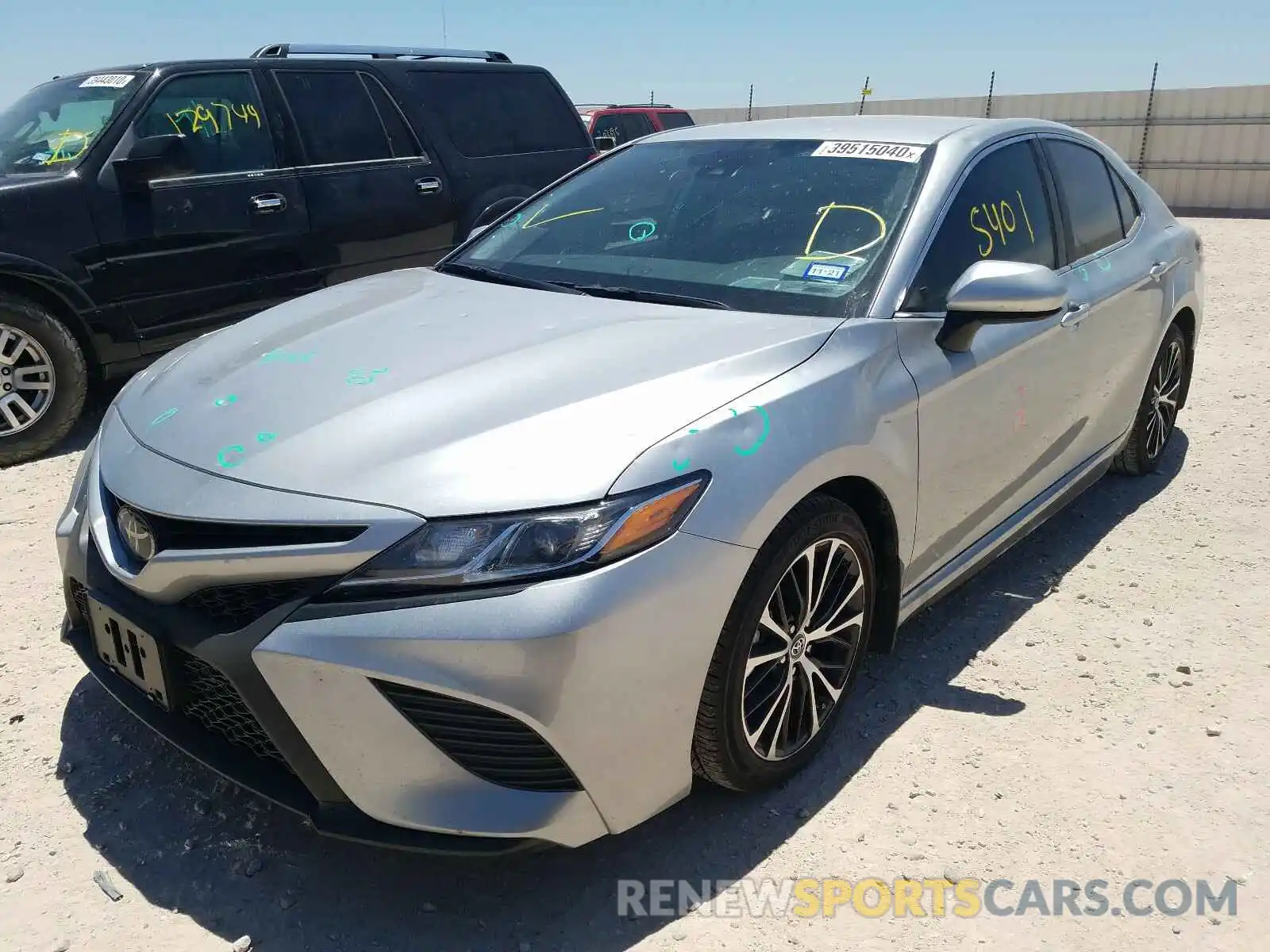 2 Photograph of a damaged car 4T1B11HK9KU292367 TOYOTA CAMRY 2019