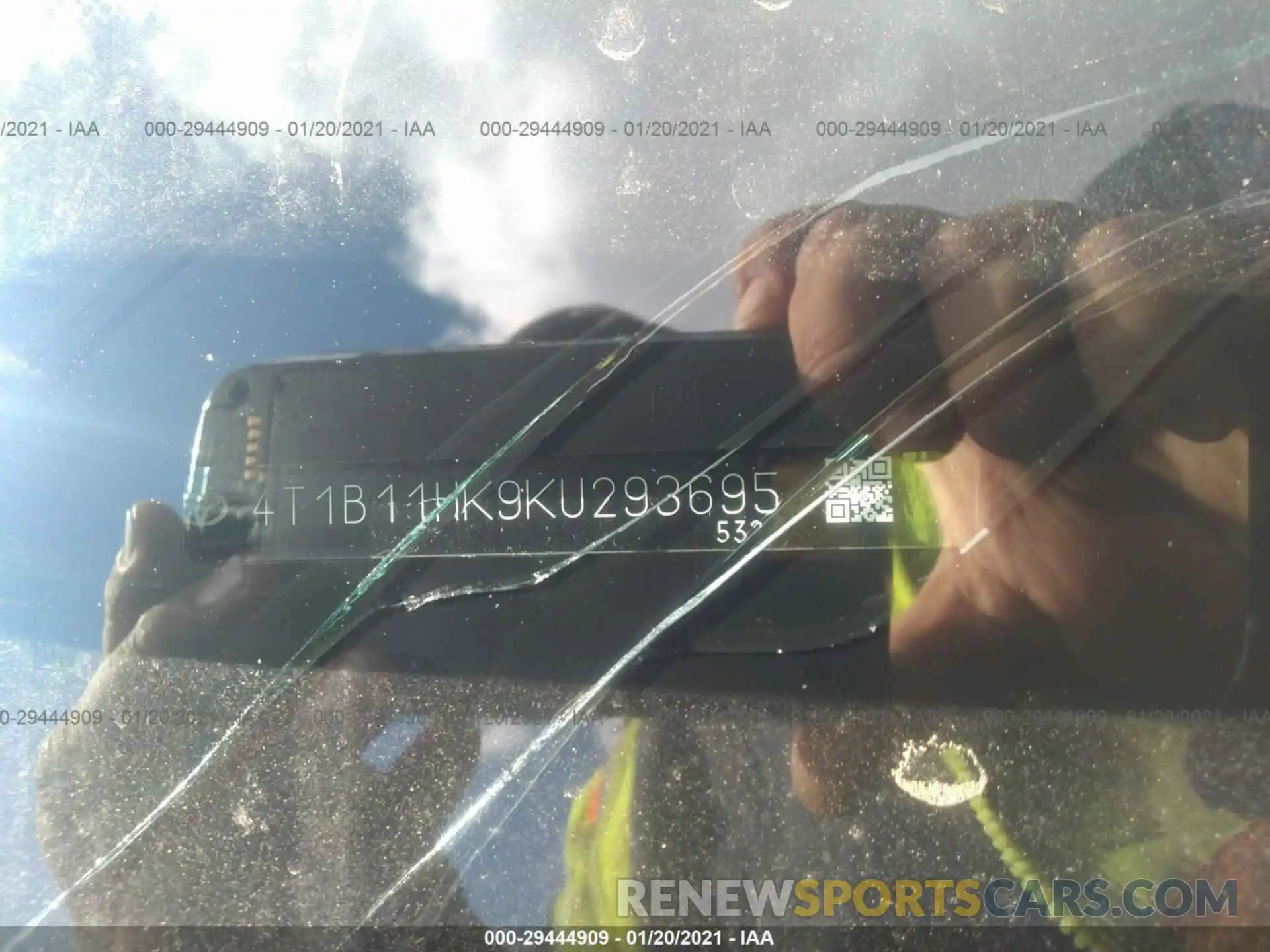 9 Photograph of a damaged car 4T1B11HK9KU293695 TOYOTA CAMRY 2019