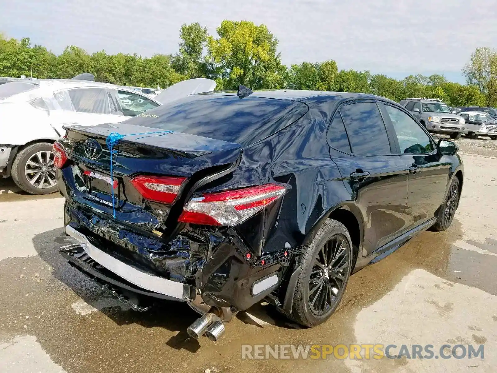 4 Photograph of a damaged car 4T1B11HK9KU293891 TOYOTA CAMRY 2019