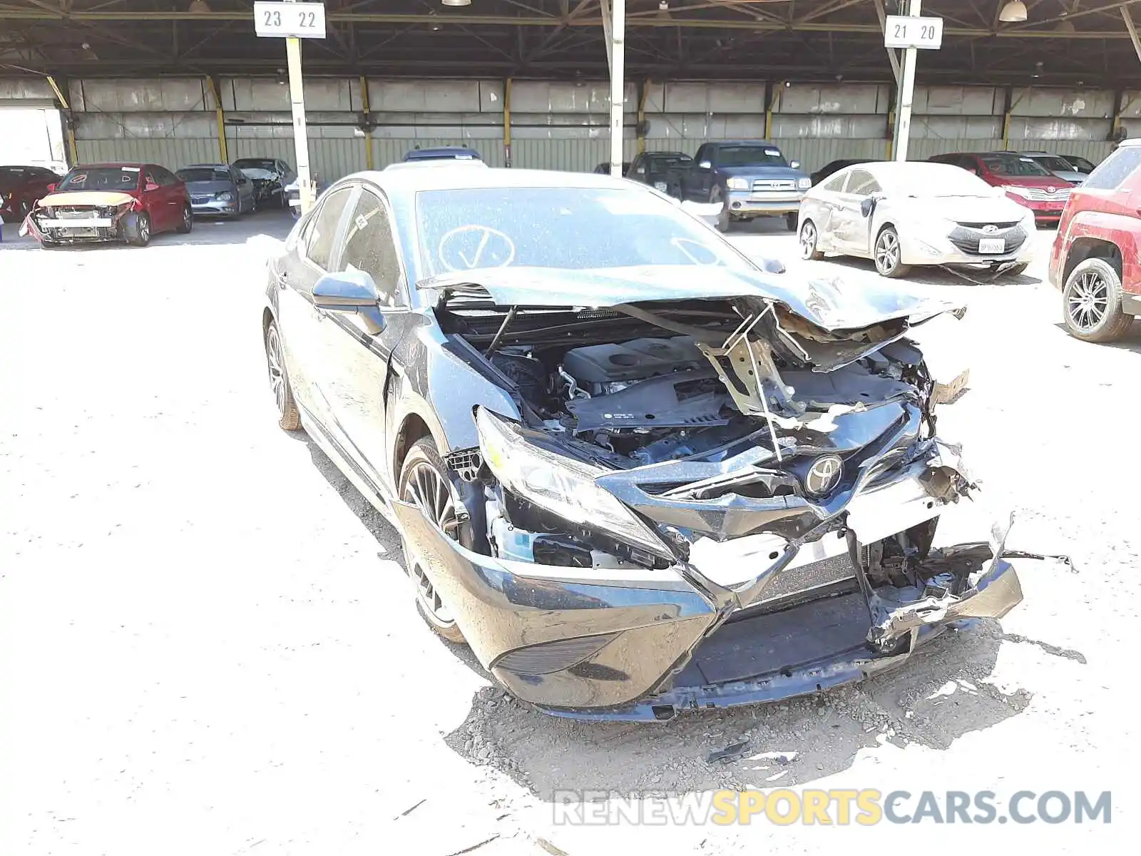 1 Photograph of a damaged car 4T1B11HK9KU297018 TOYOTA CAMRY 2019