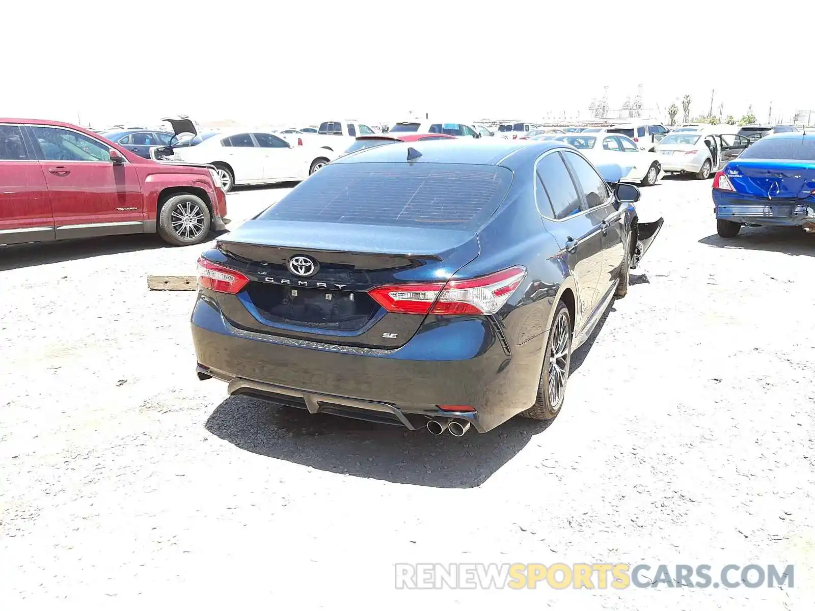 4 Photograph of a damaged car 4T1B11HK9KU297018 TOYOTA CAMRY 2019