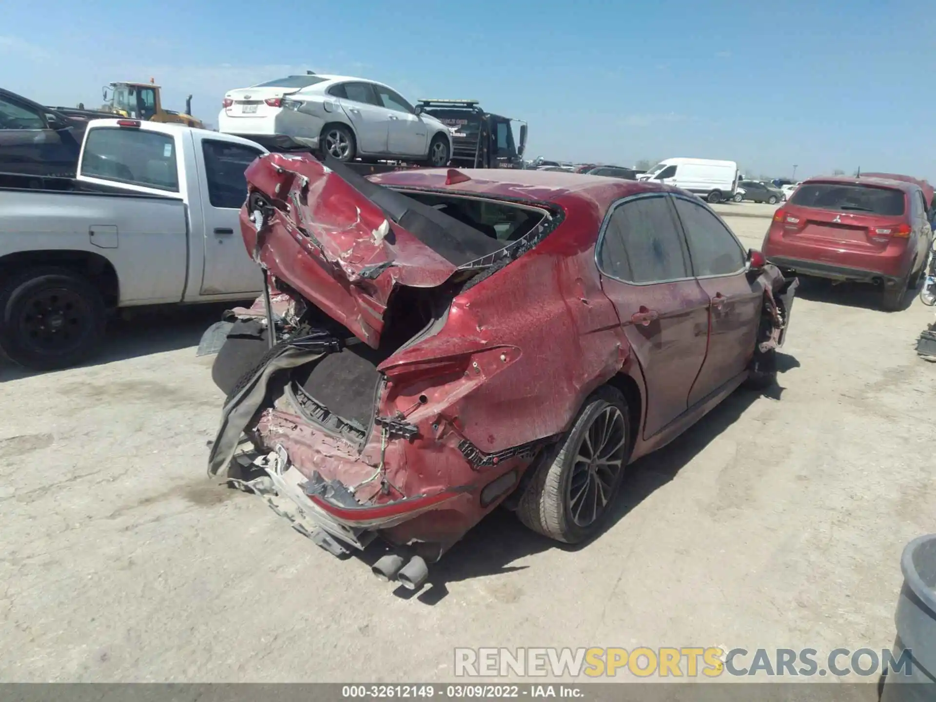 4 Photograph of a damaged car 4T1B11HK9KU297410 TOYOTA CAMRY 2019