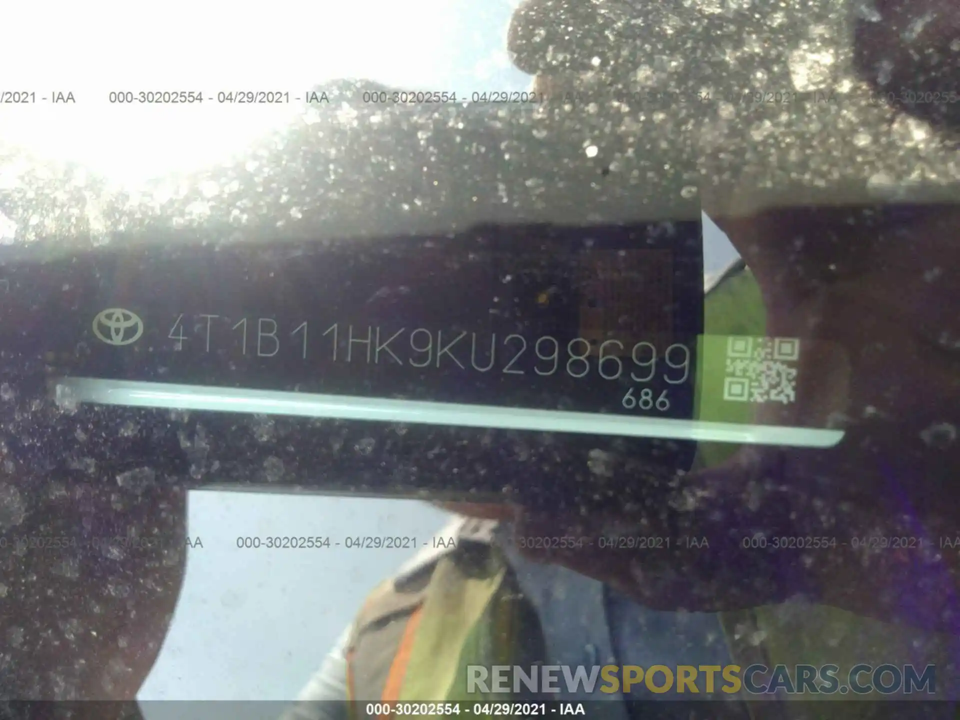 9 Photograph of a damaged car 4T1B11HK9KU298699 TOYOTA CAMRY 2019