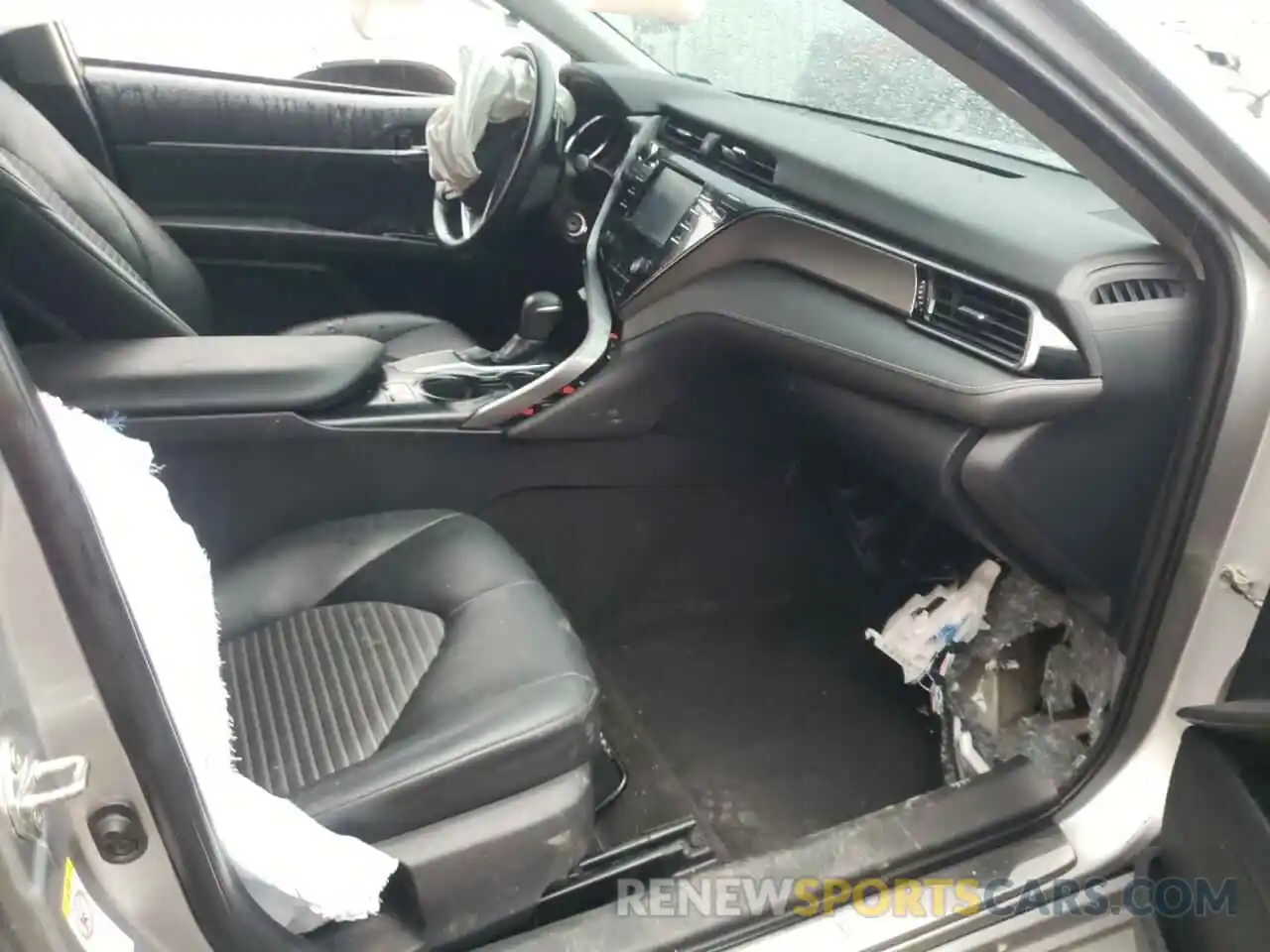 5 Photograph of a damaged car 4T1B11HK9KU679145 TOYOTA CAMRY 2019