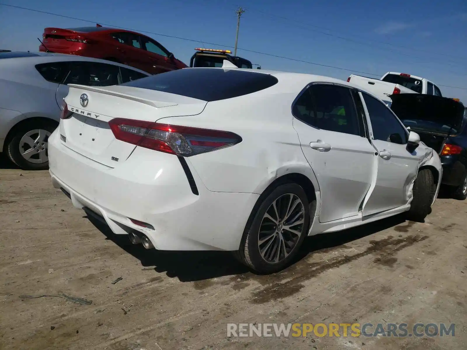 4 Photograph of a damaged car 4T1B11HK9KU680490 TOYOTA CAMRY 2019