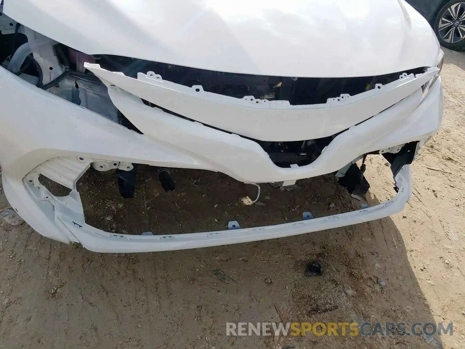 9 Фотография поврежденного автомобиля 4T1B11HK9KU682353 TOYOTA CAMRY 2019
