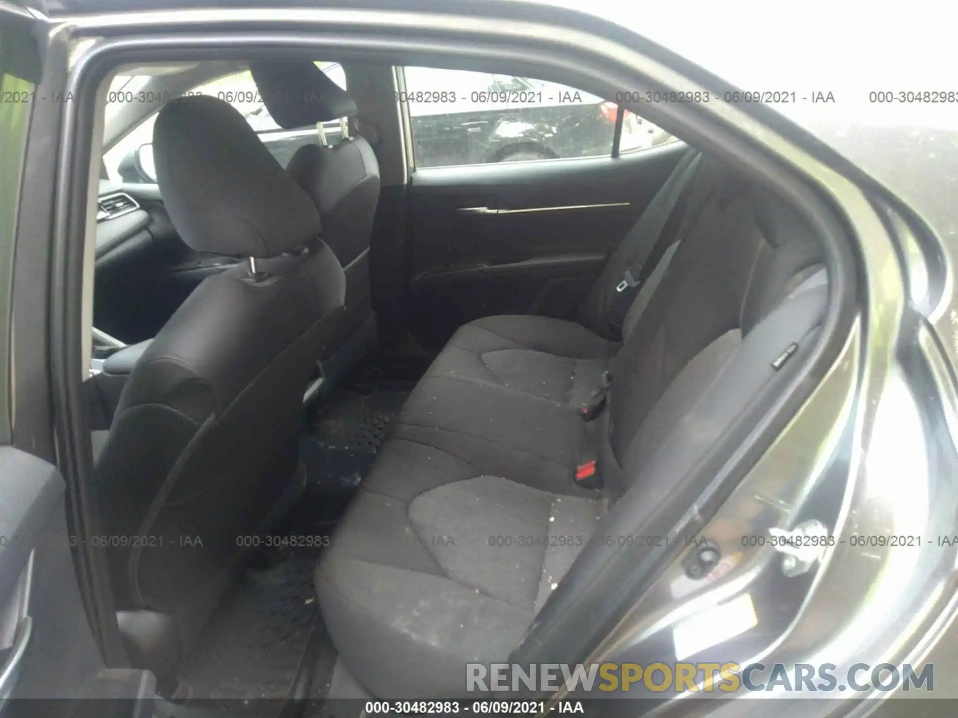 8 Photograph of a damaged car 4T1B11HK9KU682692 TOYOTA CAMRY 2019