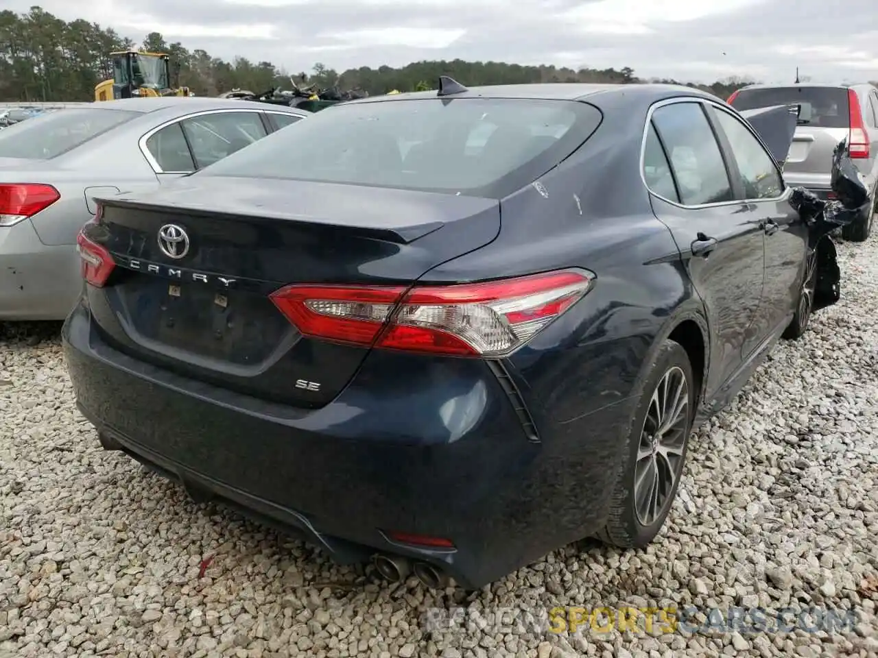 4 Photograph of a damaged car 4T1B11HK9KU682840 TOYOTA CAMRY 2019