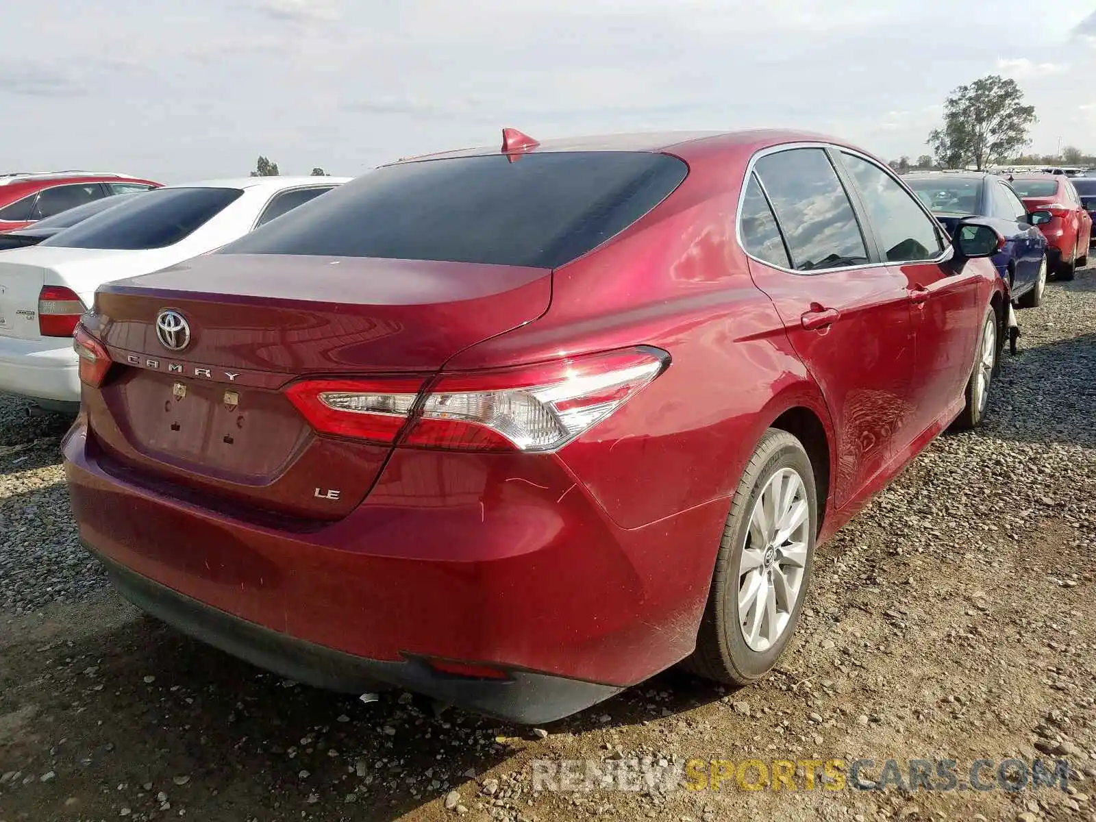 4 Фотография поврежденного автомобиля 4T1B11HK9KU684135 TOYOTA CAMRY 2019