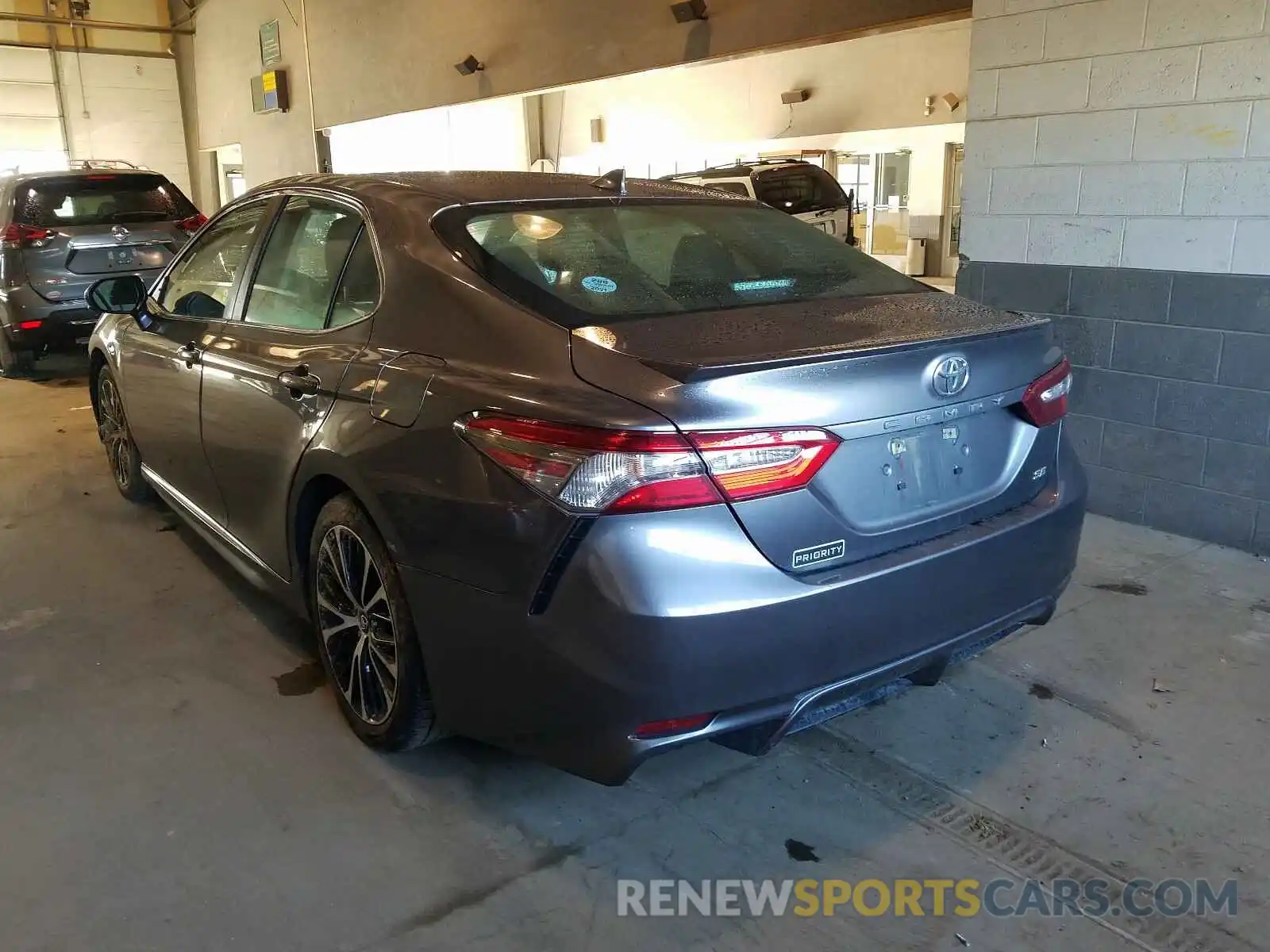 3 Photograph of a damaged car 4T1B11HK9KU684684 TOYOTA CAMRY 2019