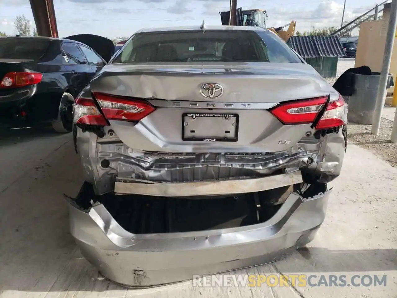 9 Photograph of a damaged car 4T1B11HK9KU687231 TOYOTA CAMRY 2019