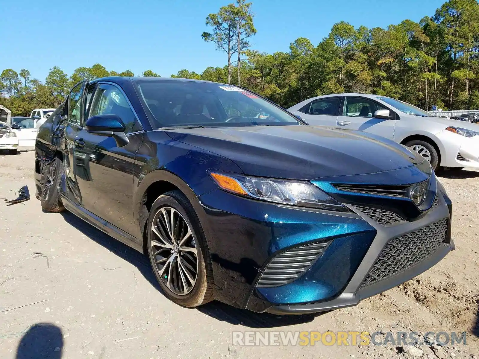 1 Photograph of a damaged car 4T1B11HK9KU687634 TOYOTA CAMRY 2019